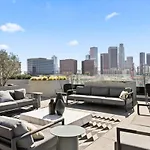 The Skyline Suite-Sleek Studio Near Dodger Stadium