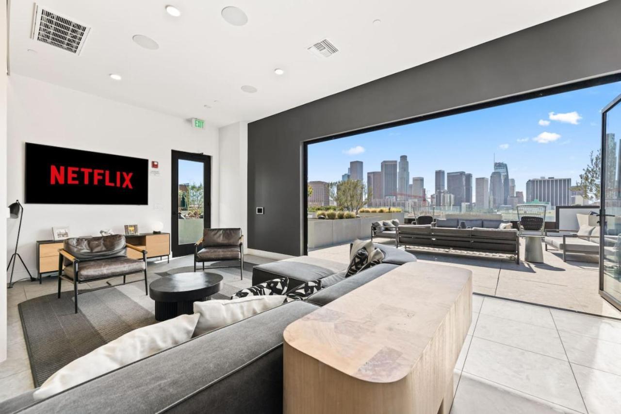 The Skyline Suite-sleek Near Dodger Stadium