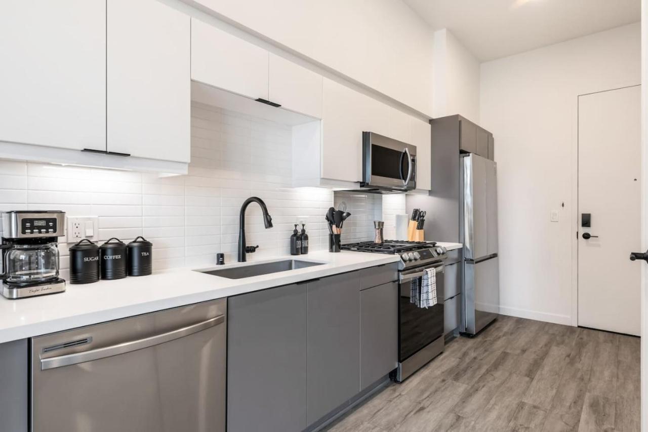 The Skyline Suite-sleek Near Dodger Stadium