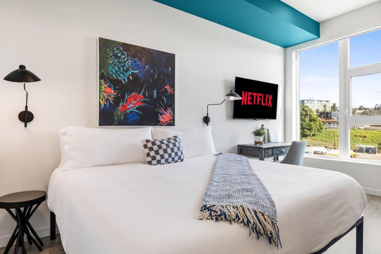 The Skyline Suite-sleek Near Dodger Stadium Apartment Los Angeles